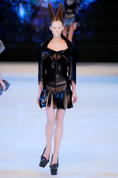 Look 35